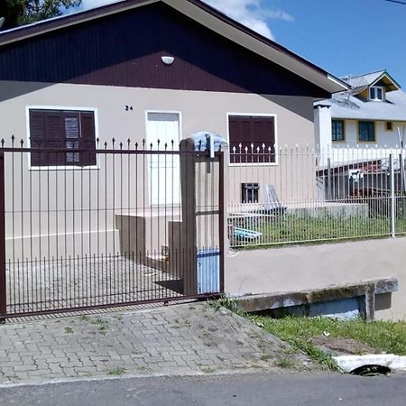 Quarto, Cozinha E Banheiro Gramado Exterior foto