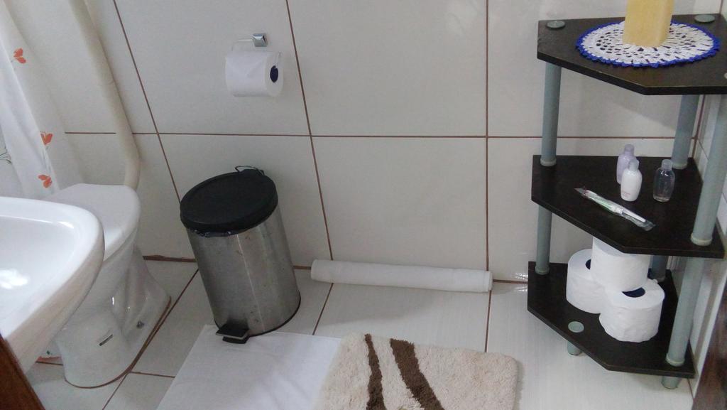 Quarto, Cozinha E Banheiro Gramado Exterior foto